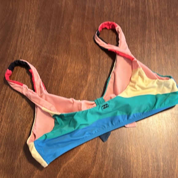 Super cute Billabong bikini - Picture 3 of 7